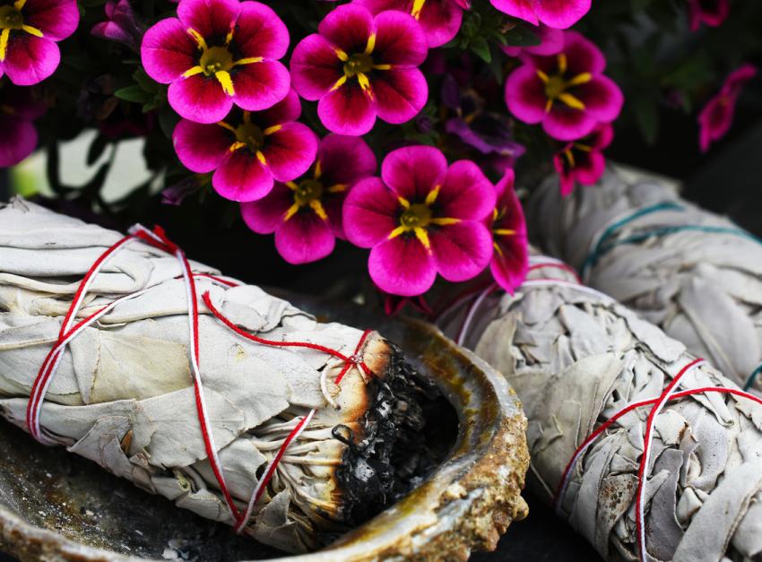 how smudging works